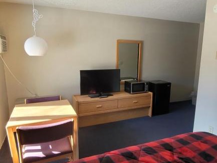 Hayward Hotel | Lumberjack Inn