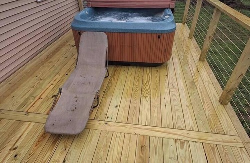 Spencer House | Lumberjack Luxury Lair | 2BR 3 Bd Steam Shower Hot Tub