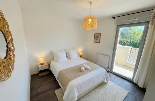 Chartres Apartment | Lumen Chartrain - appartement proche centre-ville, balcon et parking