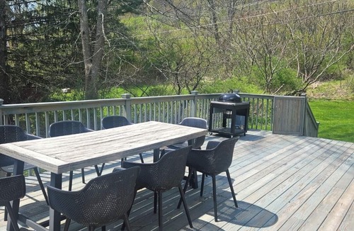 Roscoe House | Lumen Roscoe: Lux Riverfront Escape w/firepit lounge