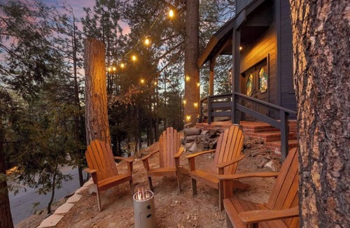 Blue Jay House | Lumiere Cabin