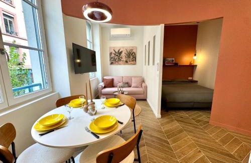 Voltaire - Saint Amour Apartment | Lumiere - Chic cocoon au coeur de lyon
