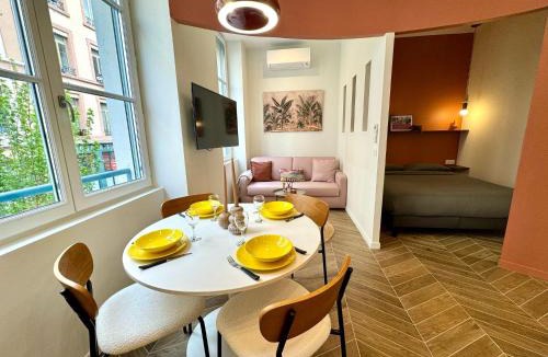 Voltaire - Saint Amour Apartment | Lumiere - Chic cocoon au coeur de lyon