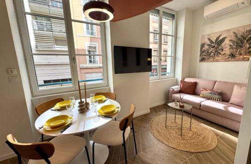 Voltaire - Saint Amour Apartment | Lumiere - Chic cocoon au coeur de lyon