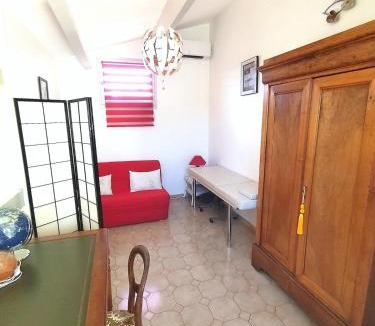 Lezignan-Corbieres Villa | Lumineuse villa au pied de la pinède
