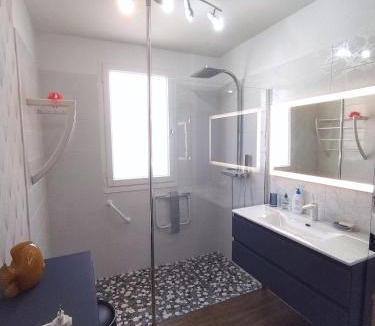 Lezignan-Corbieres Villa | Lumineuse villa au pied de la pinède