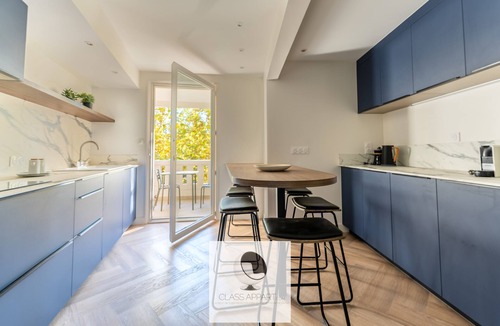 Antigone Apartment | Lumineux T4 Avec Clim, Balcon et Ascenseur