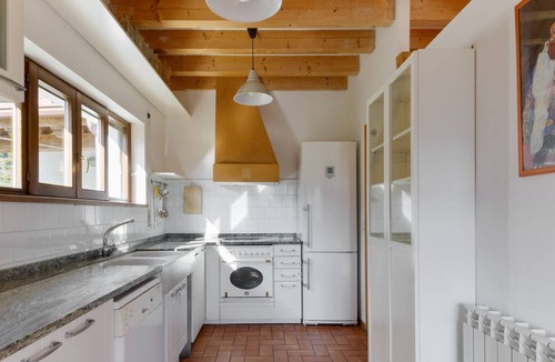 Hecho Ski Chalet | Luminosa Casa con Jardín en Hecho