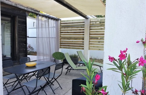 Cournonsec Villa | LUMINOUS, ECOLOGICAL: WOODEN HOUSE WITH PRIVATE POOL