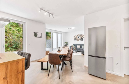 Offenburg House | LUMlFLATS: 4 Zimmer/E-Ladestation/Dachterrasse