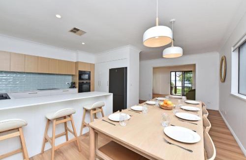 Corlette House | Luna at Corlette