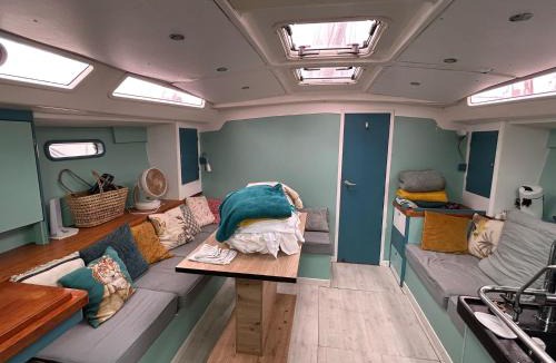 Sete Boat Rental | LUNA BAY, voilier 3 cabines 2 sdb en ville