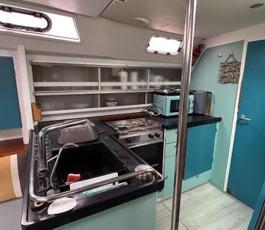 Sete Boat Rental | LUNA BAY, voilier 3 cabines 2 sdb en ville