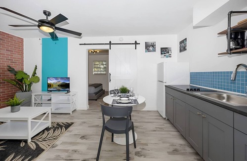 South Lake House | Luna Beach House in Hollywood