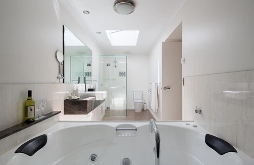 Rhyll Bed & Breakfast | Luna Blu - Luxury B&B