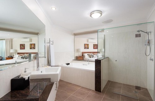 Rhyll Bed & Breakfast | Luna Blu - Luxury B&B