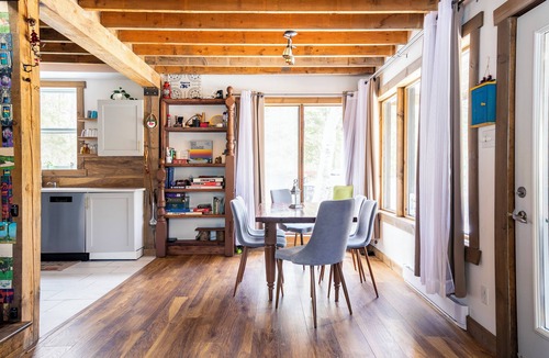 Sainte-Beatrix Ski Chalet | Luna Cottage - Peaceful forest and calm river