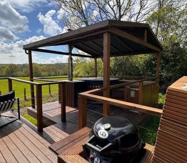 Chiddingstone Hoath Cabin | Luna Domes