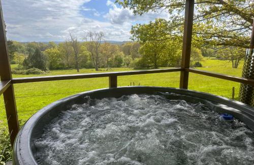 Chiddingstone Hoath Cabin | Luna Domes