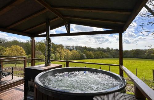 Chiddingstone Hoath Cabin | Luna Domes