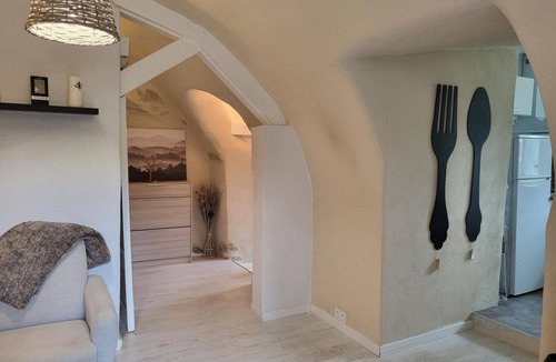 Les Moulins House | Luna Estella Estate