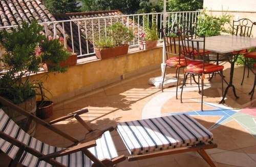 Saint-Andre-de-Roquelongue Apartment | Luna Sol holiday flat with charm
