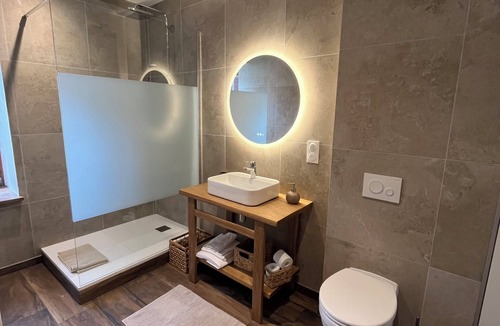 Husseren-Wesserling Bed & Breakfast | Luna room