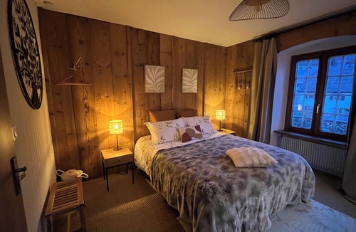 Husseren-Wesserling Bed & Breakfast | Luna room