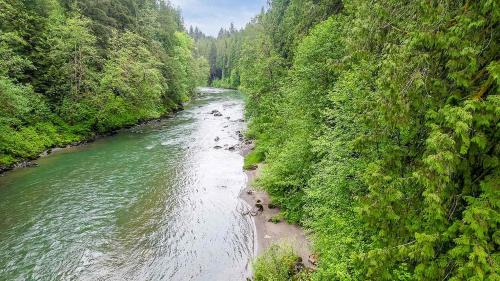Lime Kiln House | Luna's A-Frame - River & Spa