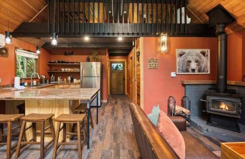 Lime Kiln House | Luna's A-Frame - River & Spa