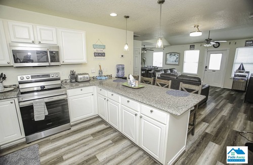 Surfside Beach House | Luna's Sea - Oceanview - Sleeps 8