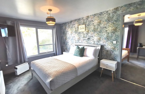 Lunan House | Lunan House