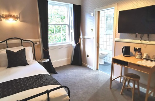 Lunan House | Lunan House