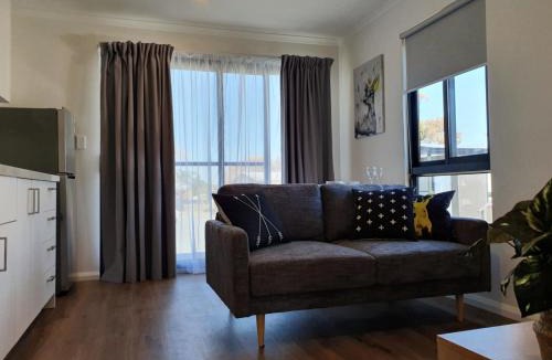 Parkes Hotel | Lunar Cabins