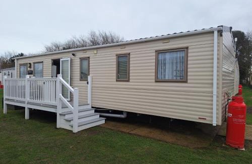 Hopton Resort | Lunas Seaside Haven