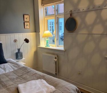 Herning Bed & Breakfast | Lund gamle skole - tæt på MCH