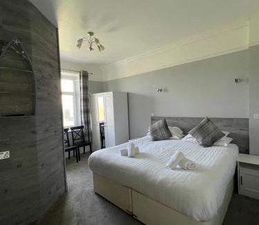 Mortehoe Bed & Breakfast | Lundy House Hotel