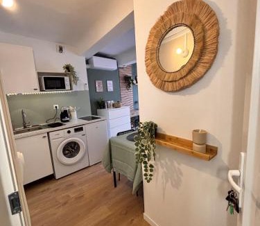 Belgentier Apartment | Lunea Cocon cinéma popcorn et café d'accueil