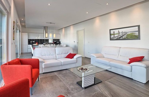 Stinjan House | Lungera by Interhome