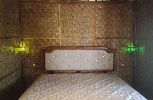 Kecamatan Pringgasela House | Lunggu Bungalow with the Agricultural View