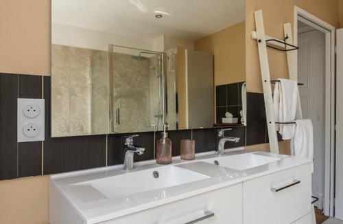 Lusigny-sur-Barse Hotel | LUNIDOR