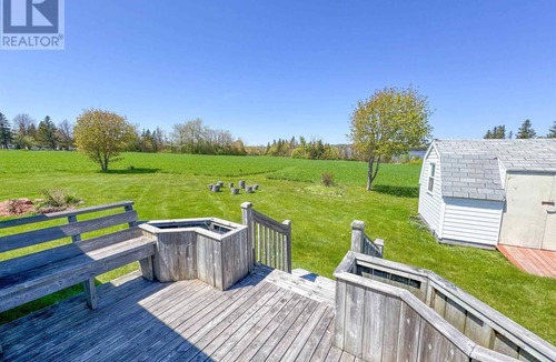 Saint Peters Bay Cottage | Lupin Cottage – Trailside Waterfront Getaway