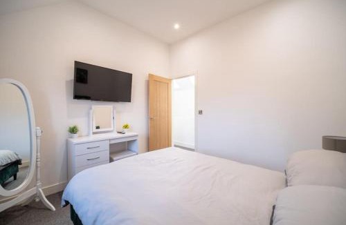 King's Bromley House | Lupin Farm Barn - New Barn Conversion