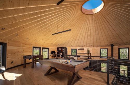 Stanley Villa | Luray Yurt - World's Largest Yurt - Sleeps 16, Hot Tub, Sauna, Pond