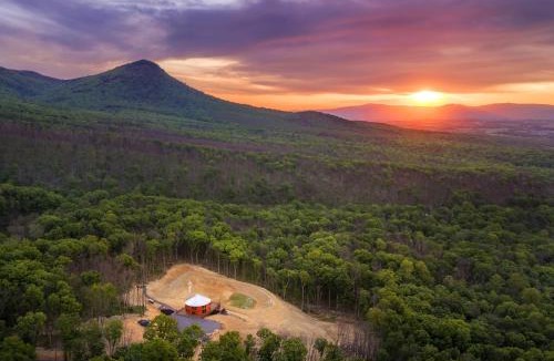 Stanley Villa | Luray Yurt - World's Largest Yurt - Sleeps 16, Hot Tub, Sauna, Pond