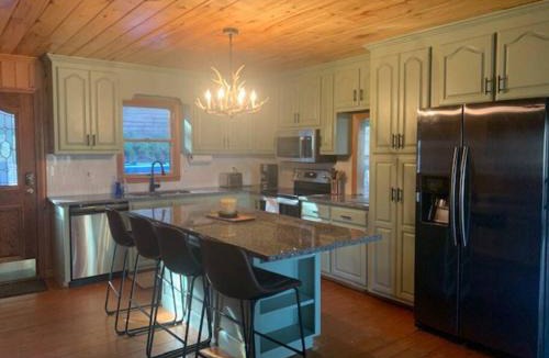 Lake Lure House | Lure Me Inn - WALK to all resort amenities