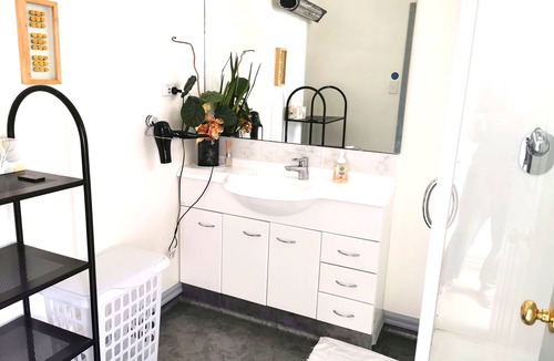 Henderson Bed & Breakfast | Lush & Co Auckland Bed & Breakfast