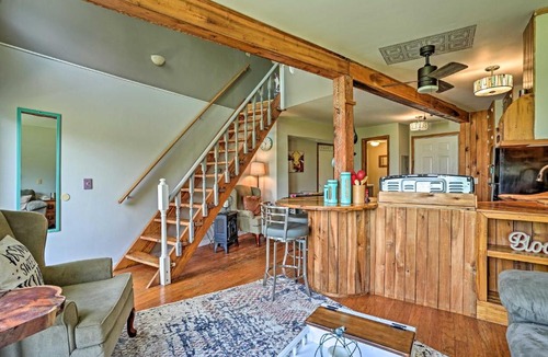 Wildwood Apartment | Lush Condo with Deck and Hang Gliding On-Site!