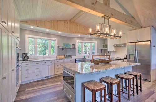Gilbert House | Lush Gilbert House with Outdoor Oasis on Lake Murray
