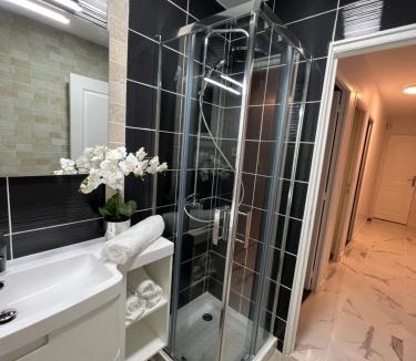 Janze Villa | Lusyana